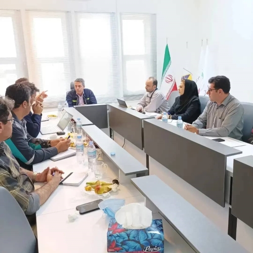 جلسه بررسی عملکرد (GMR) خرداد ماه شرکت حمل و نقل اعتماد ترابر گروس با حضور جناب  آقای دکتر نیک پور مدیر عامل محترم شرکت سیمان کردستان ، در محل شرکت ، مورخ۱۴۰۱/۰۴/۲۱