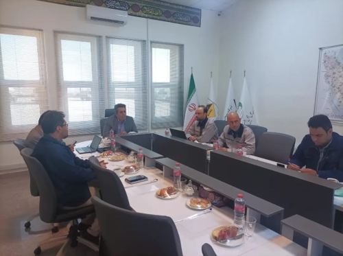 جلسه بررسی عملکرد (GMR) تیر ماه شرکت حمل و نقل اعتماد ترابر گروس با حضور جناب  آقای دکتر نیک پور مدیر عامل محترم شرکت سیمان کردستان ، در محل شرکت